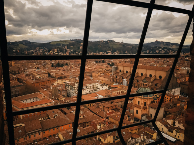 Панорамный вид на Болонью с башни Азинелли