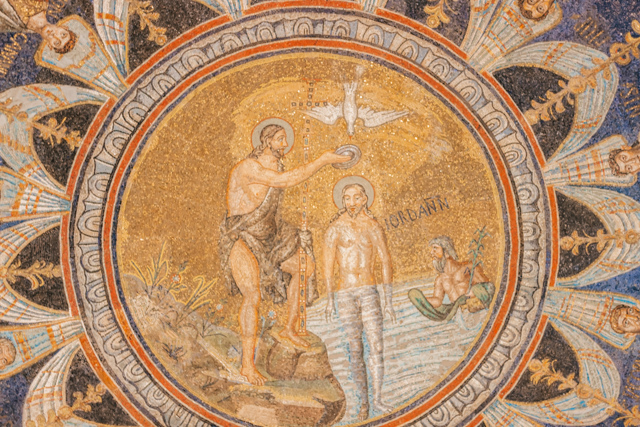 Мозаики в одном из храмов Равенны
