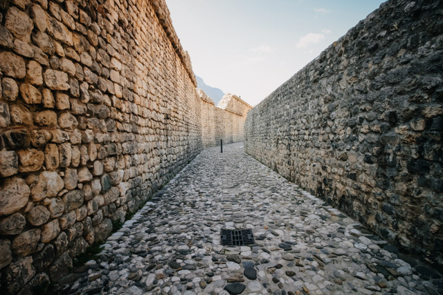крепостная стена в городе Венцоне рядом с Удине