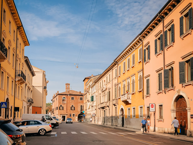 улочка в центре Вероны, Италия