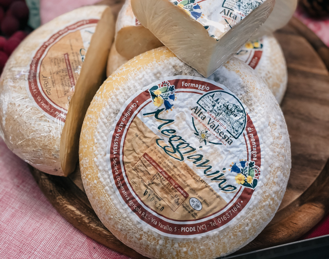итальянский сыр из долы Оссола в регионе Пьемонт
